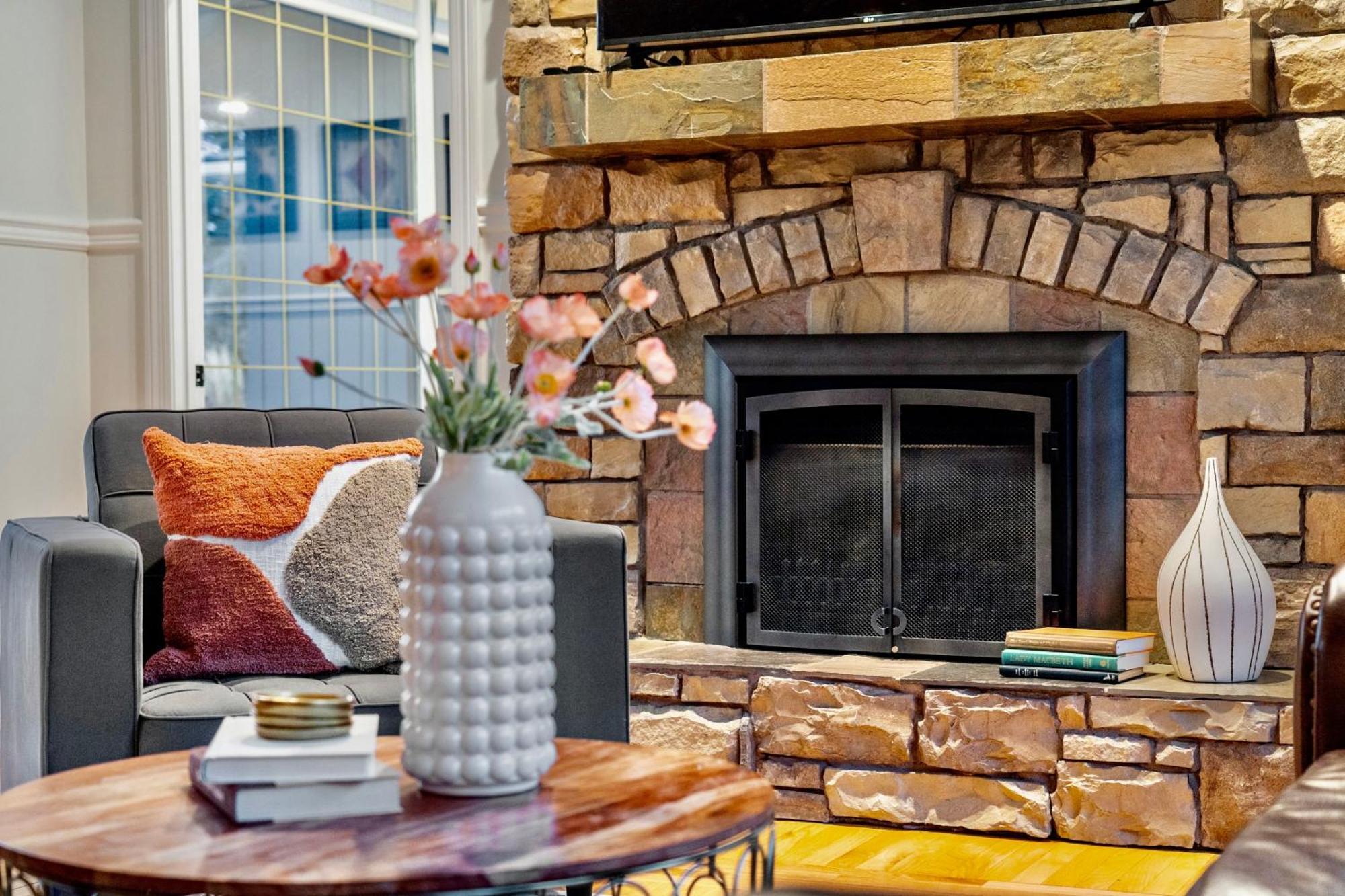 Villa Bowmont Park Luxury Retreat YYC Exterior foto